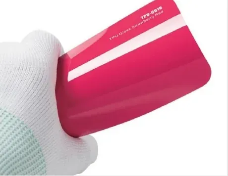 Muestra de película Gloss Strawberry Red, código TPU-6016